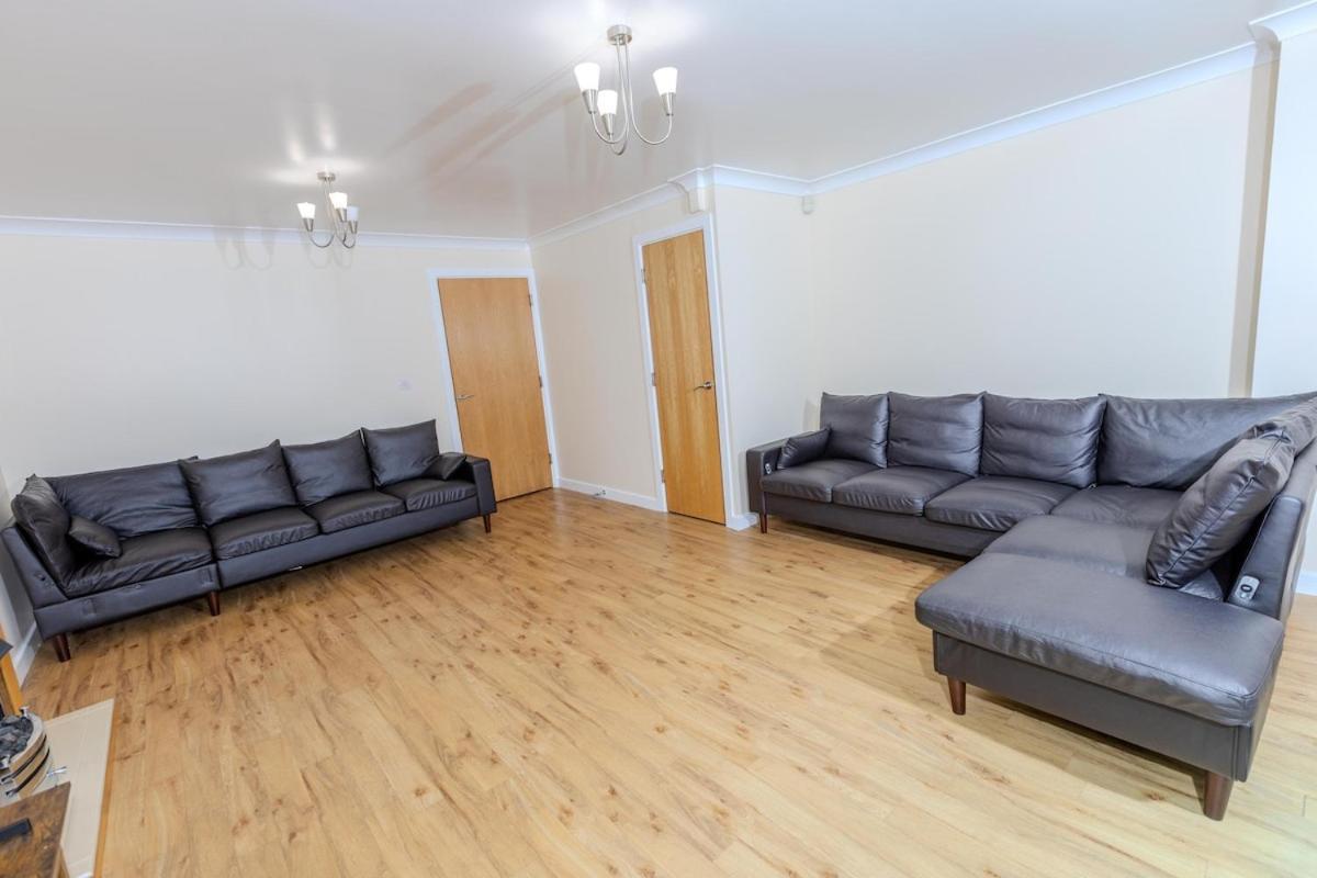 Вилла 5-Bed Modern & Luxurious House Snodland Экстерьер фото
